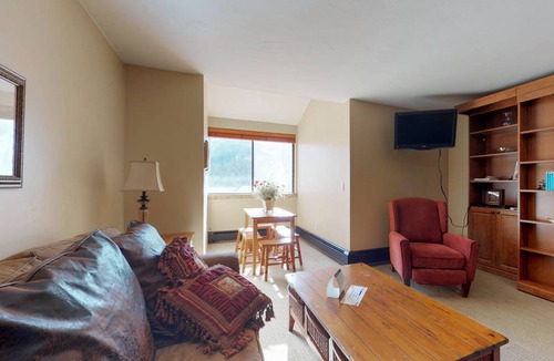Copper Mountain Village Condo | 111 m² Condo ∙ 4 guests