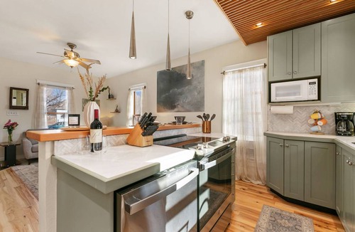 Martinez Park House | 112 m² House ∙ 2 bedrooms ∙ 6 guests