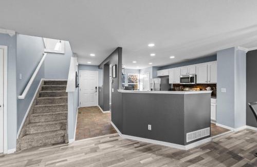 Brighton House | 1130 Mockingbird St