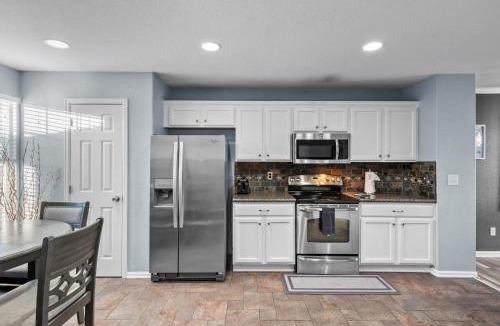 Brighton House | 1130 Mockingbird St