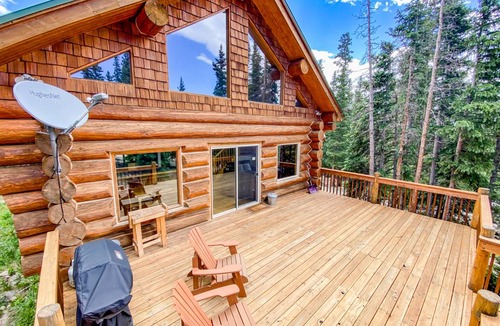 Valley of the Sun Cabin | 116 m² Cabin ∙ 3 bedrooms ∙ 8 guests
