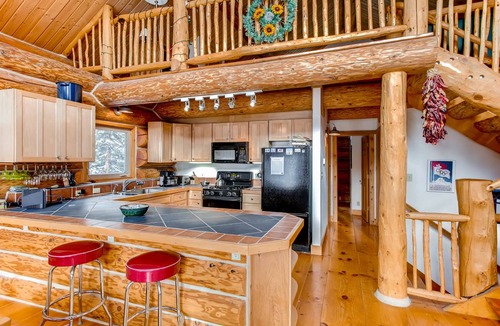 Valley of the Sun Cabin | 116 m² Cabin ∙ 3 bedrooms ∙ 8 guests