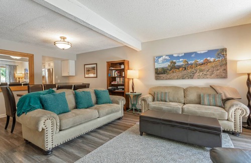 Intermountain Condo | 116 m² Condo ∙ 3 bedrooms ∙ 7 guests