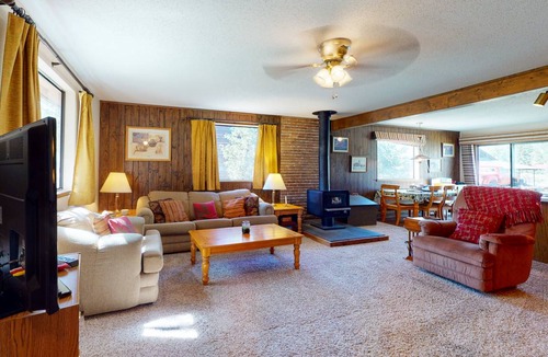 Ponderosa Pines Cabin | 119 m² Cabin ∙ 3 bedrooms ∙ 8 guests