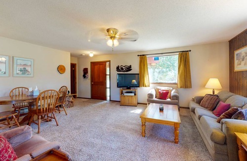 Ponderosa Pines Cabin | 119 m² Cabin ∙ 3 bedrooms ∙ 8 guests