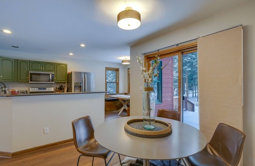 Quandary Village Cabin | 12 Mi to Breckenridge Ski Resort: Cabin w/Hot Tub