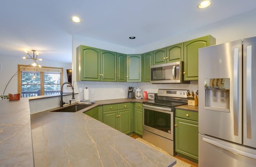 Quandary Village Cabin | 12 Mi to Breckenridge Ski Resort: Cabin w/Hot Tub