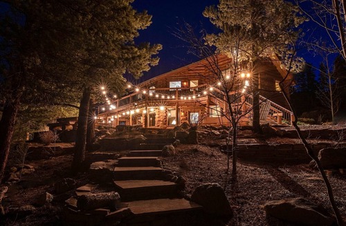 Black Hawk House | 120 acre Private Ranch! Pristine Mountain Views & Wilderness!