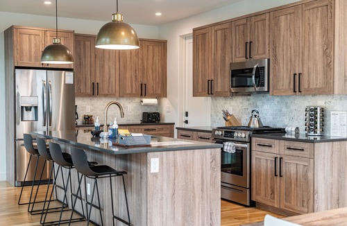 Old Town House | 120 Cedar Drive | Slopeside 4BR Townhome with Mountain Views & Hot Tub