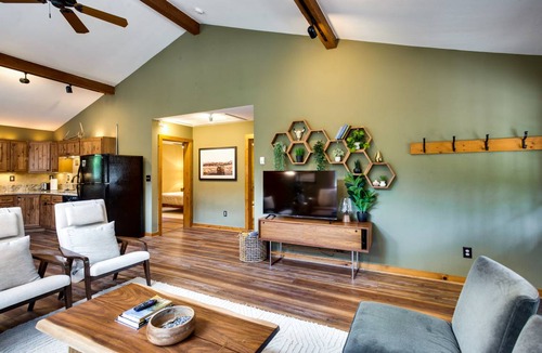Almont House | 120 m² House ∙ 2 bedrooms ∙ 8 guests