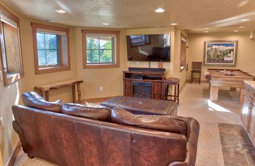 Vista Point House | 120 Rachel Lane