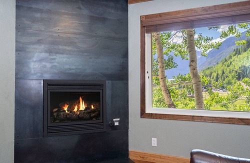 Telluride Condo | 121 m² Condo ∙ 2 bedrooms ∙ 4 guests