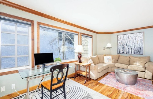 Telluride Condo | 121 m² Condo ∙ 2 bedrooms ∙ 4 guests