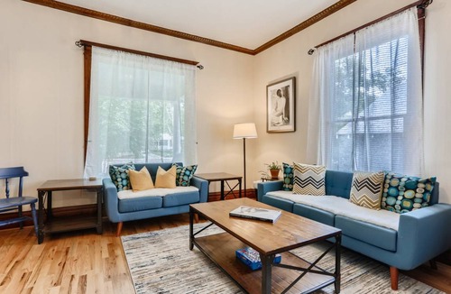 Longmont House | 121 m² House ∙ 3 bedrooms ∙ 6 guests