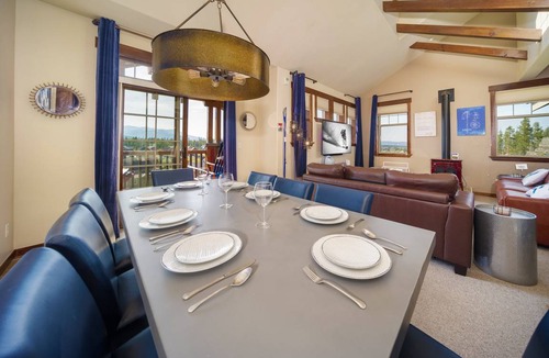 Fraser Condo | 126 m² Condo ∙ 3 bedrooms ∙ 10 guests