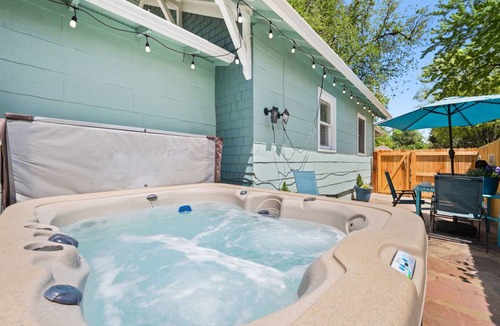 University Park House | 130 m² House ∙ 2 bedrooms ∙ 5 guests