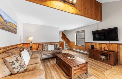 Baldy Mountain House | 136 m² House ∙ 3 bedrooms ∙ 8 guests