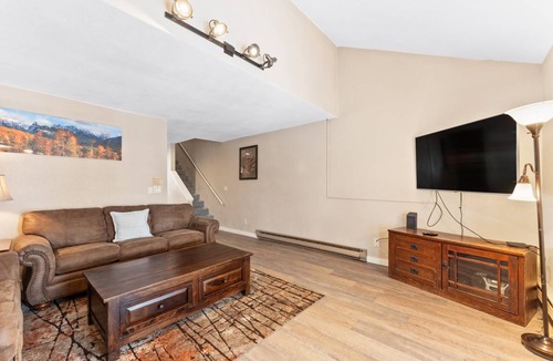 Baldy Mountain House | 138 m² House ∙ 3 bedrooms ∙ 8 guests