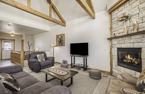 Estes Park Condo | 140 m² Condo ∙ 2 bedrooms ∙ 6 guests