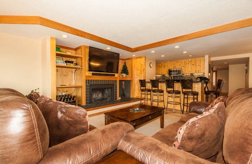 Lakeside Village Apartment | 141 m² Apartment ∙ 2 bedrooms ∙ 8 guests