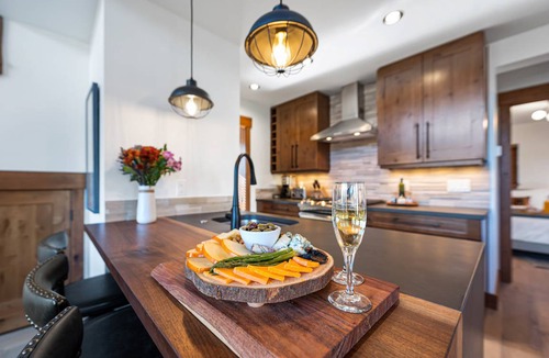 Estes Park Cabin | 147 m² Cabin ∙ 2 bedrooms ∙ 6 guests