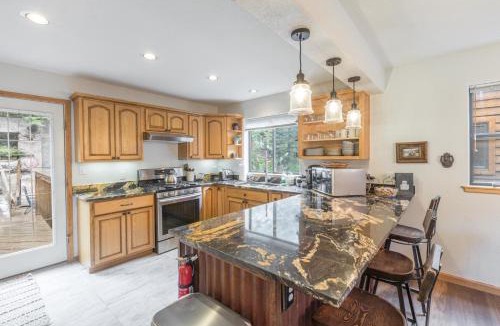 Ouray House | 1486 Oak- Grandview
