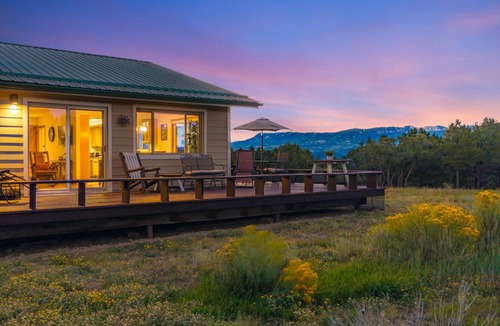 Loghill Village House | 149 m² House ∙ 3 bedrooms ∙ 6 guests
