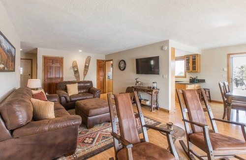Loghill Village House | 149 m² House ∙ 3 bedrooms ∙ 6 guests