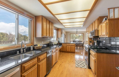Loghill Village House | 149 m² House ∙ 3 bedrooms ∙ 6 guests