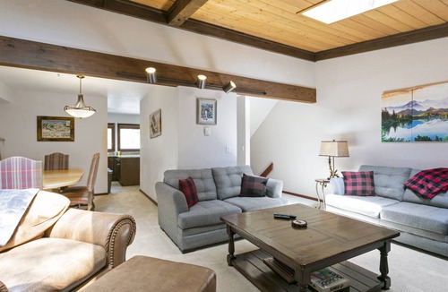 Intermountain House | 149 m² House ∙ 3 bedrooms ∙ 8 guests