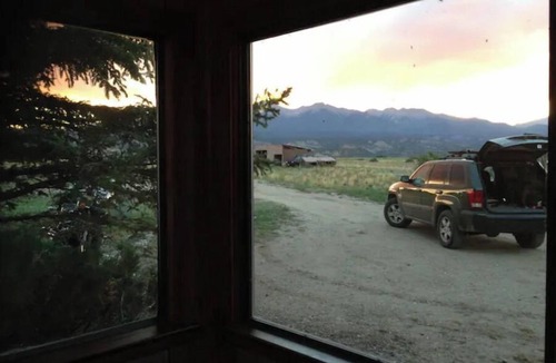 Salida House | 14er Dreamer, River Access & Fishing Pond