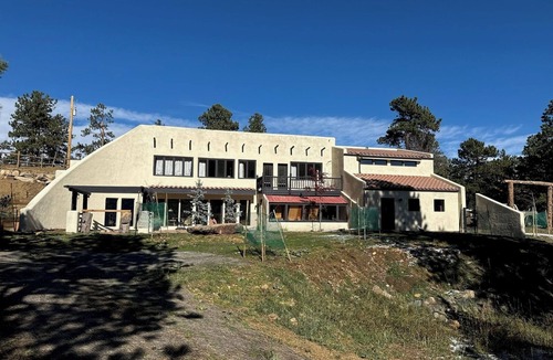 North Central Evergreen House | 15 Acre Private 5 bedroom Retreat