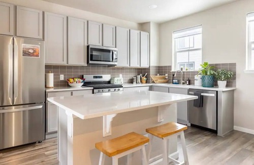 Eiber House | 15 min to Red Rocks! - Entire 2 BR/3.5 Bath Home