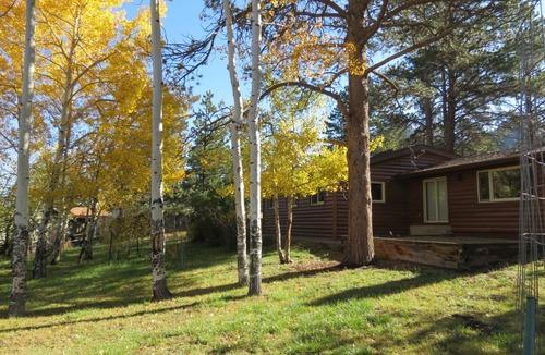 Estes Park Cabin | 156 m² Cabin ∙ 3 bedrooms ∙ 8 guests