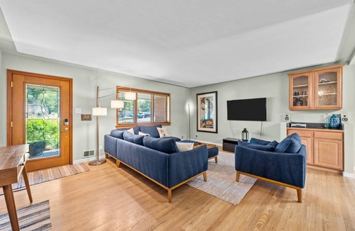 Bel Aire House | 156 m² House ∙ 2 bedrooms ∙ 4 guests