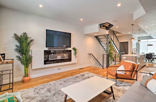 West Colfax Apartment | 157 m² Apartment ∙ 3 bedrooms ∙ 10 guests