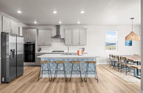 Monument House | 15754 Little Bluestem Rd