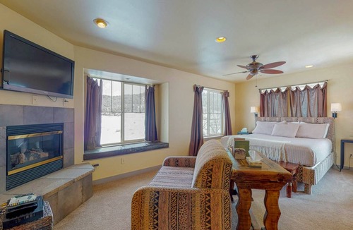 Pagosa Springs Condo | 158 m² Condo ∙ 2 bedrooms ∙ 8 guests