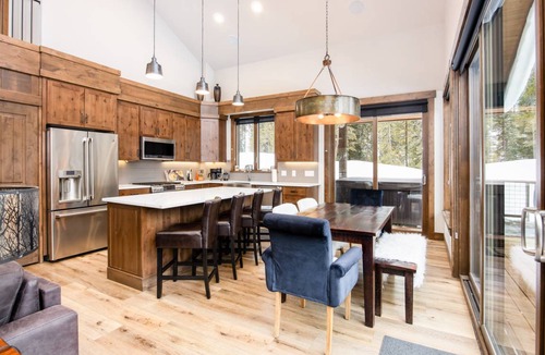 Blue River House | 158 m² House ∙ 2 bedrooms ∙ 6 guests