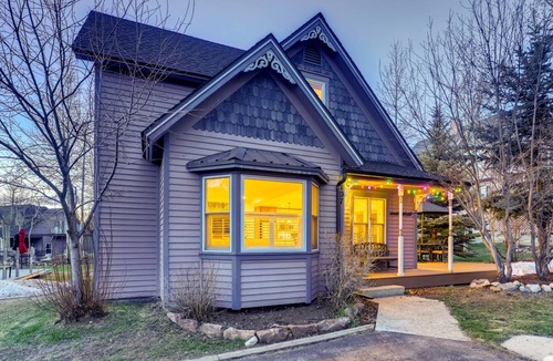 Historic District House | 162 m² House ∙ 3 bedrooms ∙ 10 guests