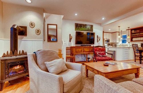 Historic District House | 162 m² House ∙ 3 bedrooms ∙ 10 guests