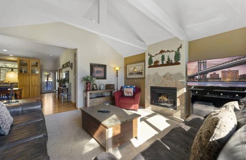 Estes Park House | 175 m² House ∙ 3 bedrooms ∙ 8 guests