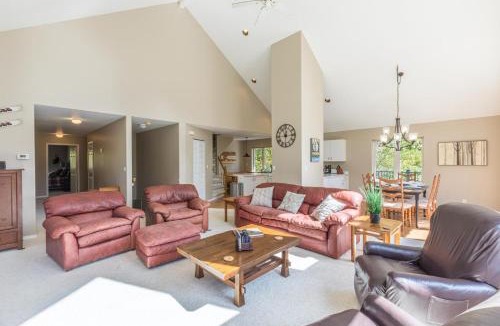 Ridgway House | 177 Blue Tip Drive