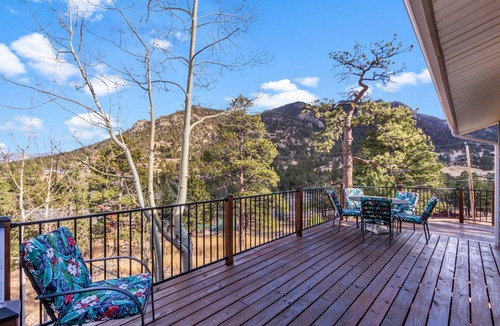 Carriage Hills House | 177 m² House ∙ 3 bedrooms ∙ 8 guests