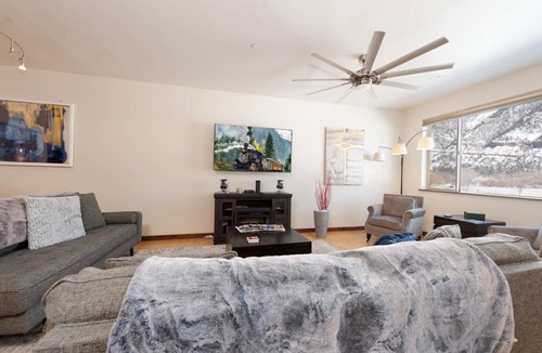 Durango House | 177 m² House ∙ 3 bedrooms ∙ 8 guests