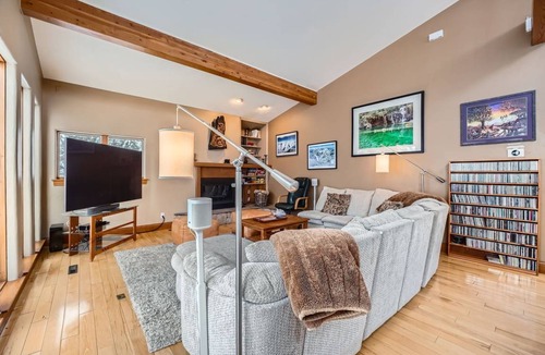 Intermountain House | 179 m² House ∙ 3 bedrooms ∙ 9 guests