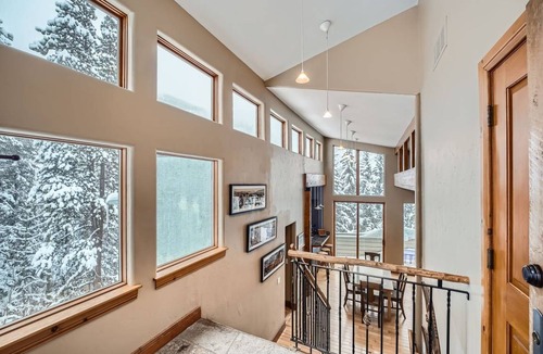 Intermountain House | 179 m² House ∙ 3 bedrooms ∙ 9 guests