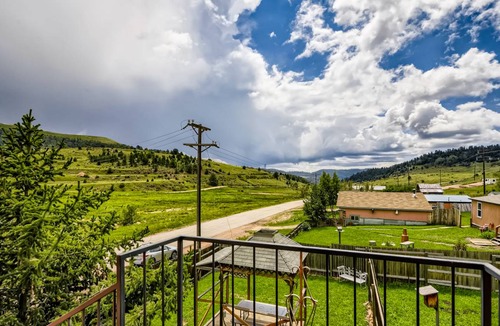 Cripple Creek House | 179 m² House ∙ 4 bedrooms ∙ 8 guests