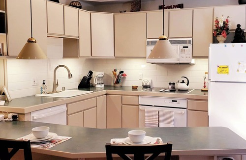 Vail Condo | 179/nt = Sept 21-26 and Sept 29 - Oct 1.Vail Village studio w/FREE parking