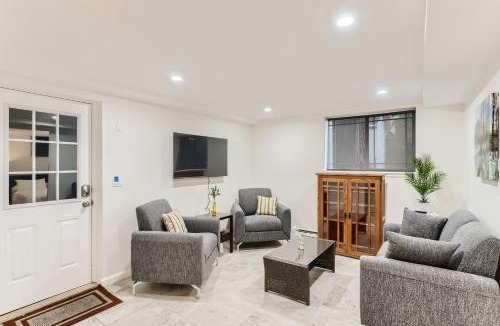 Interurban Park Apartment | 1815 Bluebell Ave